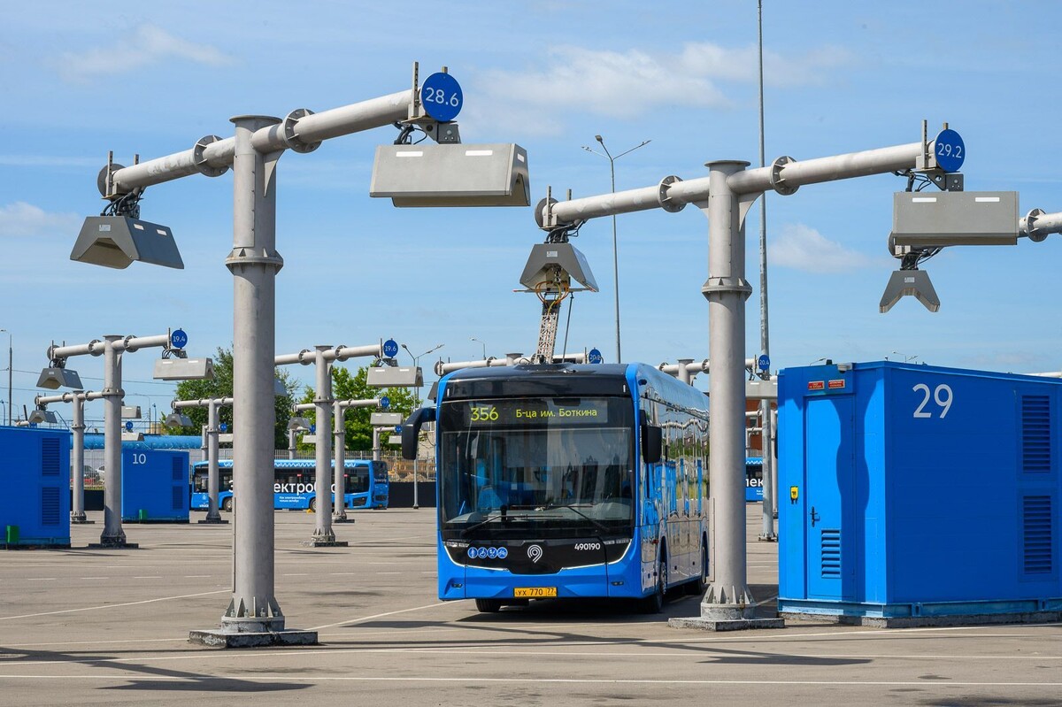    На улицы СВАО и ЮАО выехали 20 новых электробусов