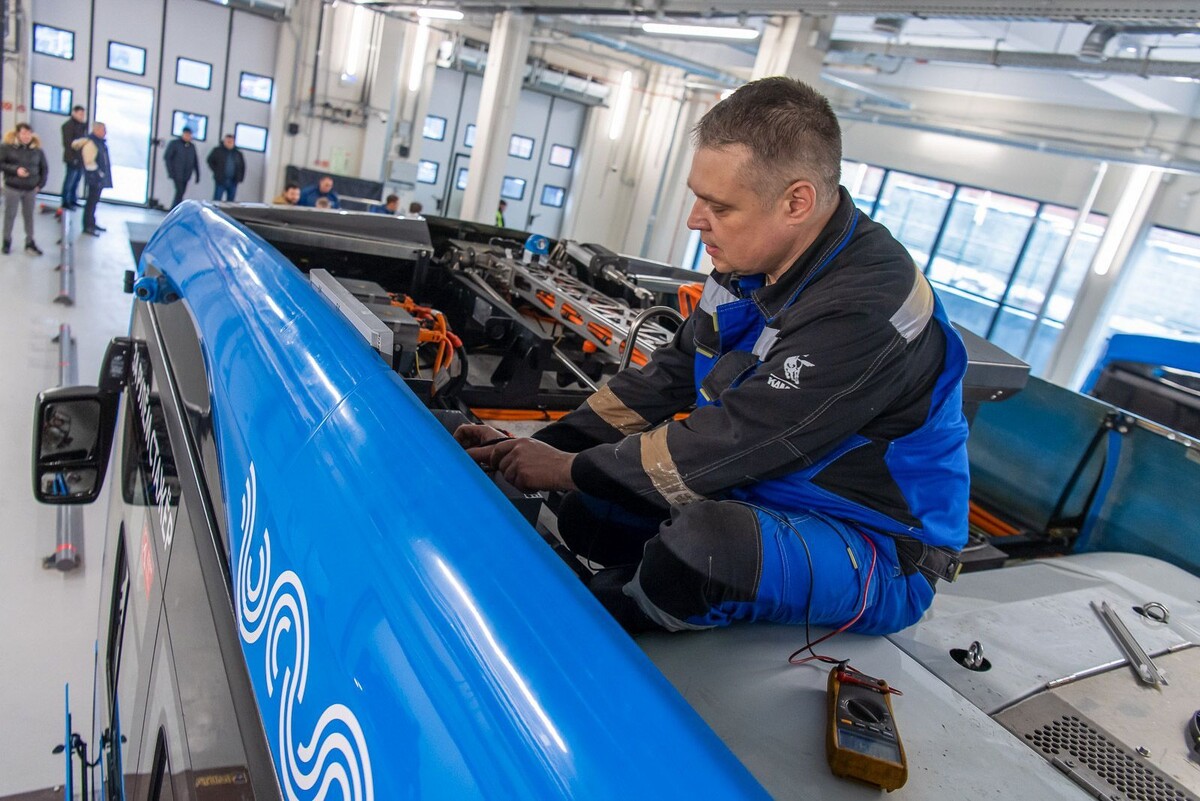    На улицы СВАО и ЮАО выехали 20 новых электробусов