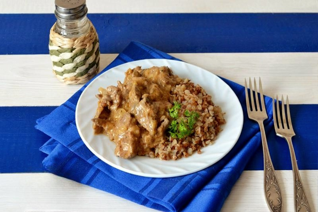 Куриная печень с гречкой