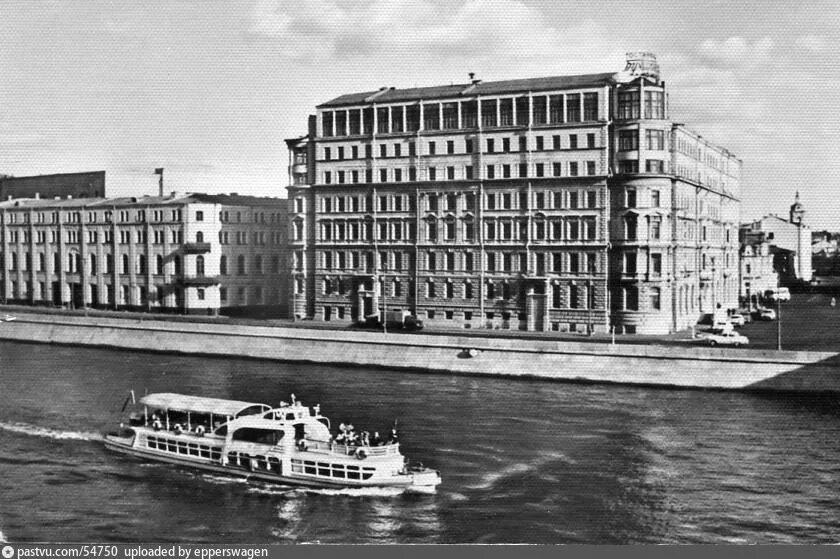 Люди любят легенды, есть они и у гостиницы | Пешая Москва в Телеграм @ya_mosсow