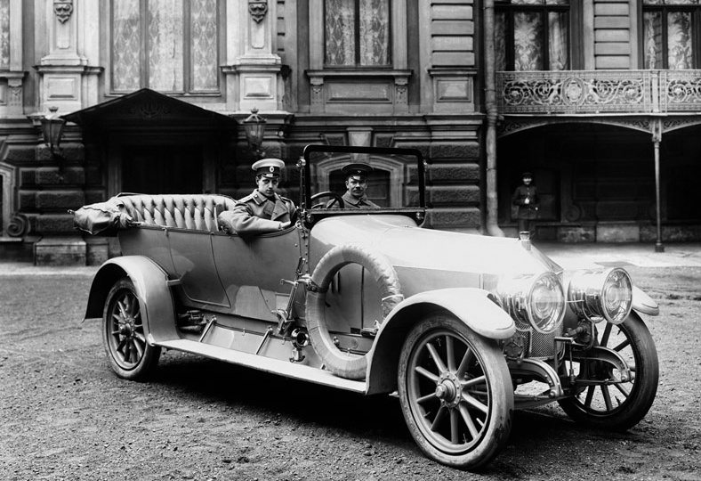 20 фотографий автомобилей и их владельцев в Российской империи