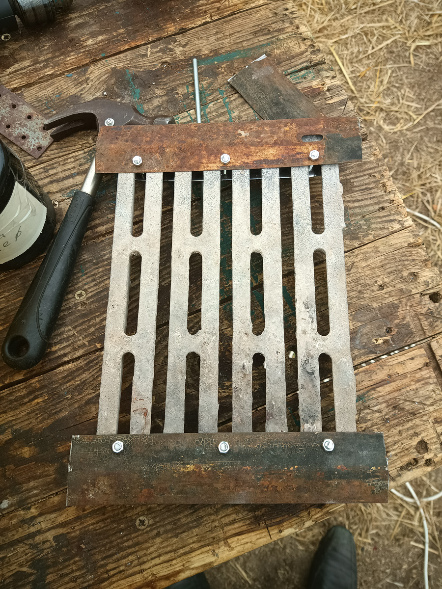 Вылет планок обеспечит фиксацию колосника. 