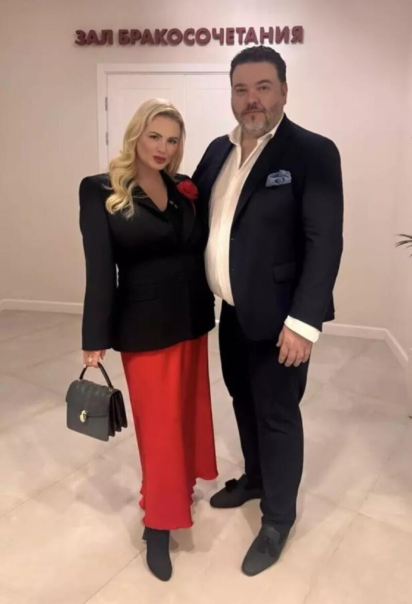    Анна Семенович с возлюбленным. Фото: Телеграм