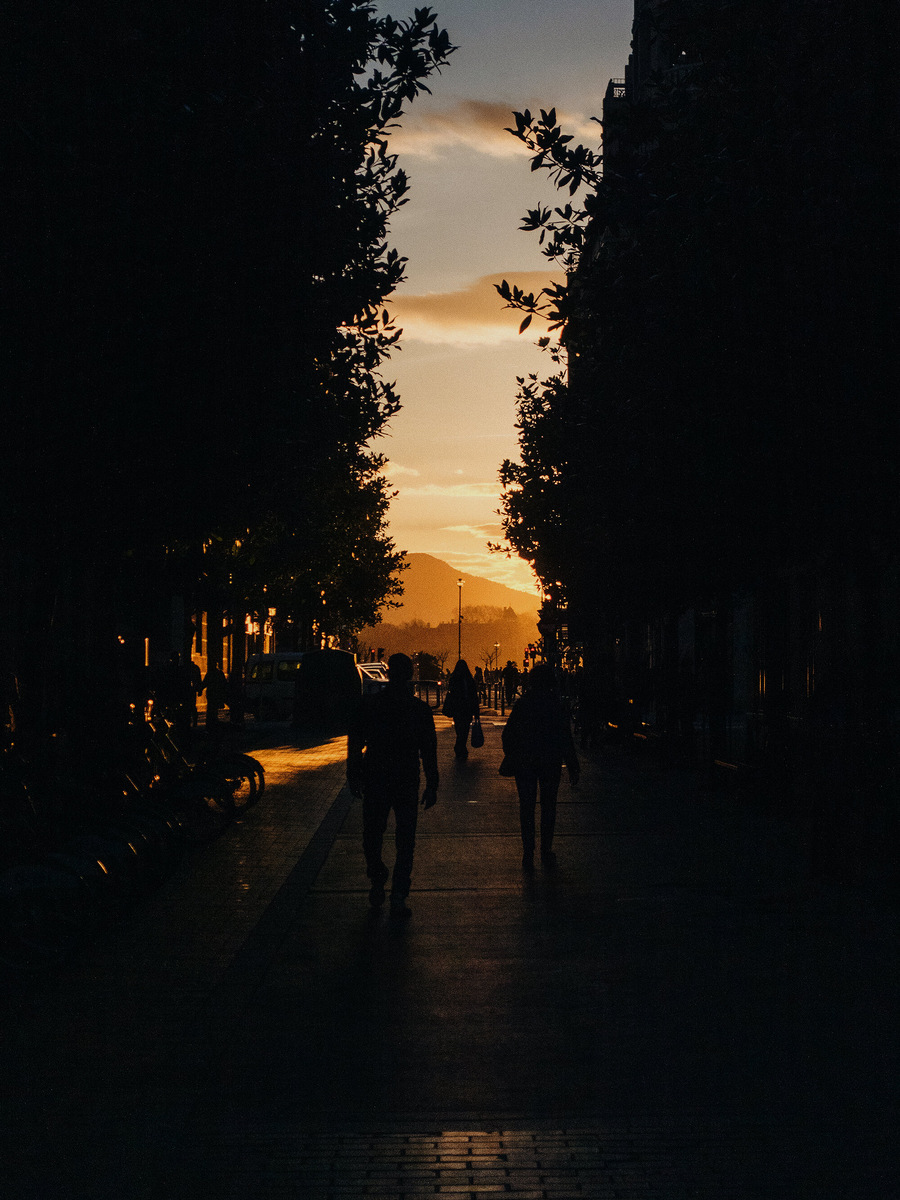 Из Сан-Себастьяна удобно добираться до французского побережья, а также до относительно крупного испанского Бильбао