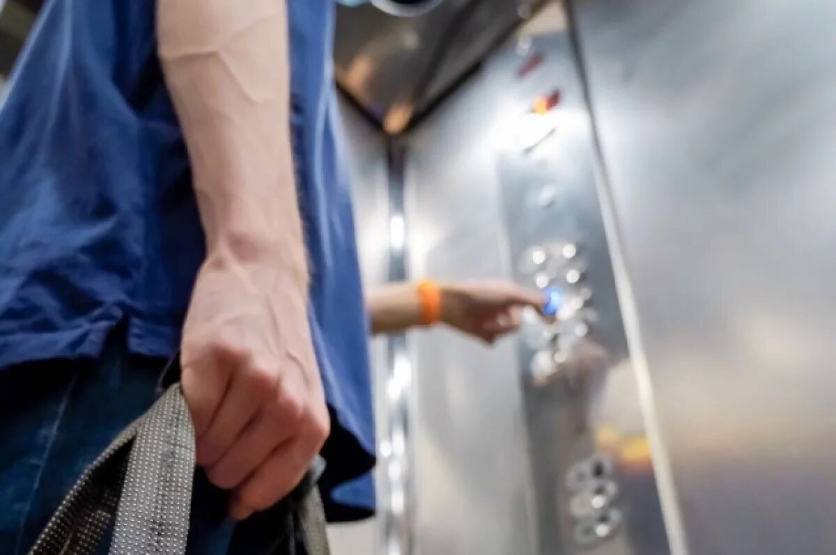    Омичи могут вернуть деньги за обслуживание лифта