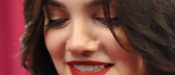 Заломы в области носа Медведевой после пластики 