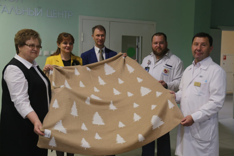    В Оренбурге новорождённые Покрова дня получили пуховые одеяла «О»