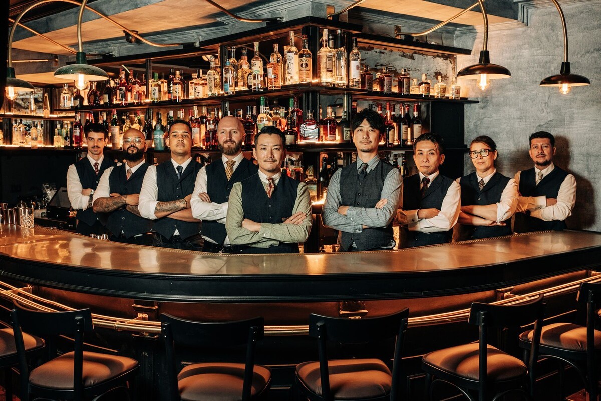 Синго Гокан и его команда. https://lyl.su/Team_Devils-Cut