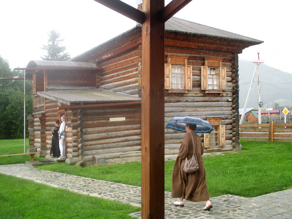 Музей Рерихов в Верх-Уймоне.  Фото автора.
