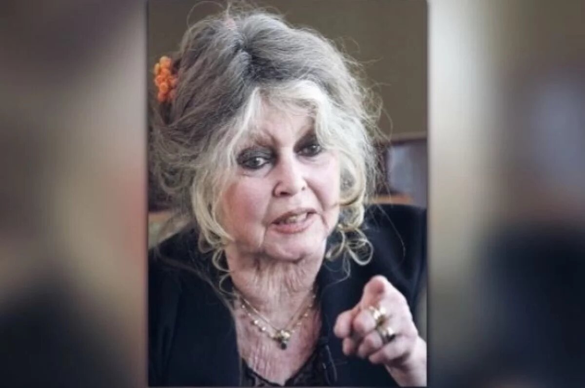    Французскую актрису Брижит Бардо госпитализировали с тяжелым заболеванием