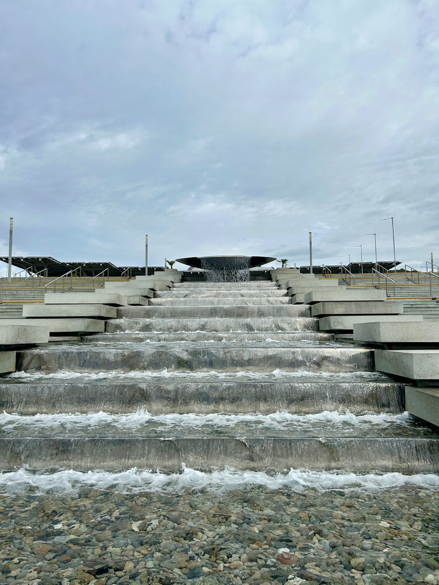 Лестница с красивым каскадом 