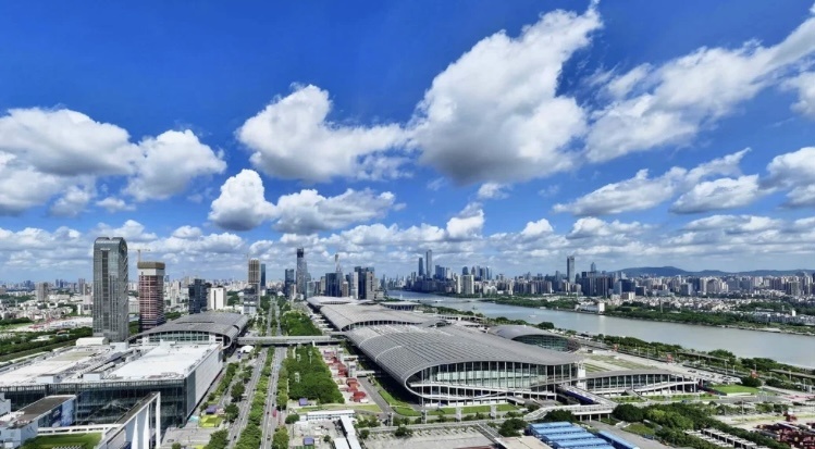 Фото с просторов интернета. Выставочный комплекс в городе Гуанчжоу