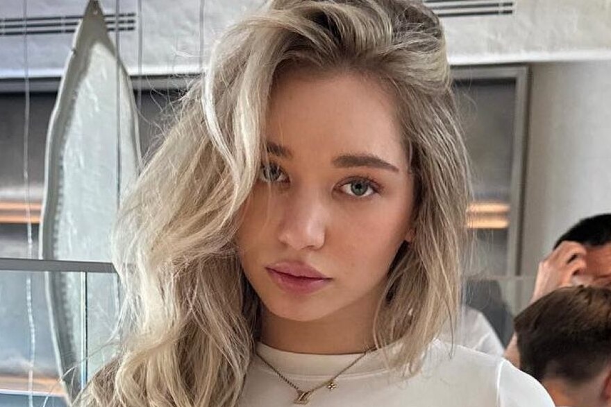     «Я сходила с ума»: страстно поцеловавшая Егора Крида на концерте танцовщица тяжело переживала нападки хейтеров