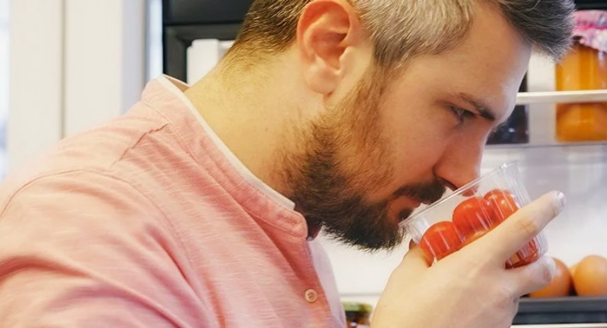 Так что фантомные запахи — повод срочно провериться. Чем раньше врачи выявят опухоль, тем больше шансов на успешное лечение.
