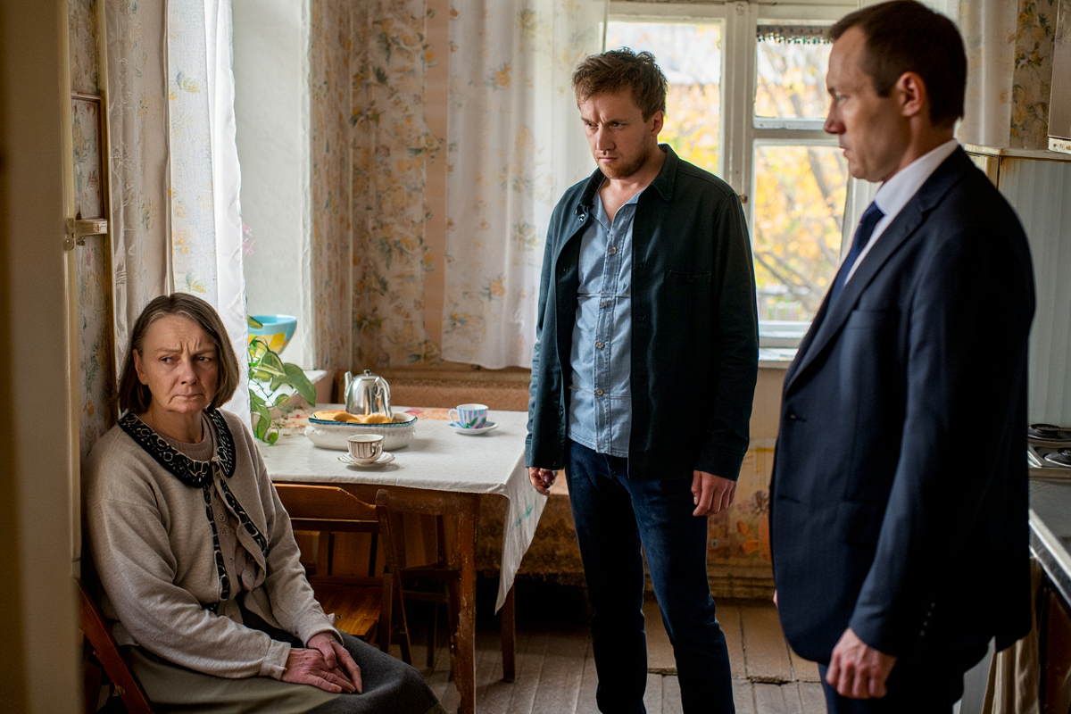 - Четверо детей подняла одна, а теперь вы с братом меня в дом престарелых? Позор вам! - плакала мать.