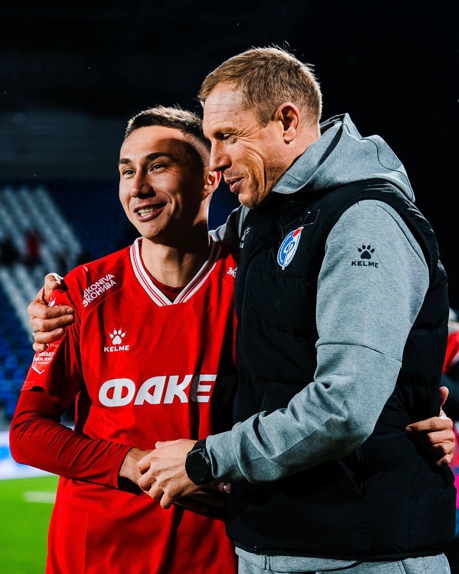 Олег Петрович Василенко возглавлял "Урал" в Российской Премьер-Лиге!