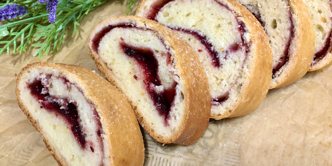 Рулет с вареньем! Легко, быстро, вкусно! Бездрожжевая выпечка.