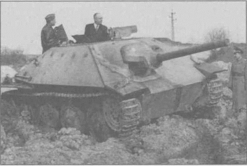 Один из первых образцов САУ на испытаниях, весна 1944 года.Из книги М.Свирина "Легкий истребитель танков «Хетцер»"
