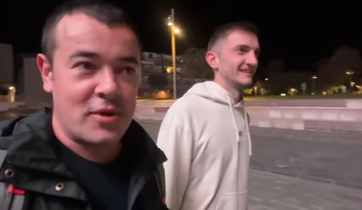 «Сегодня будет много банок! Попробуем заработать на выходных, пока люди отдыхают. А потом мы будем отдыхать, а они пойдут работать. Ну а у нас будут деньги».