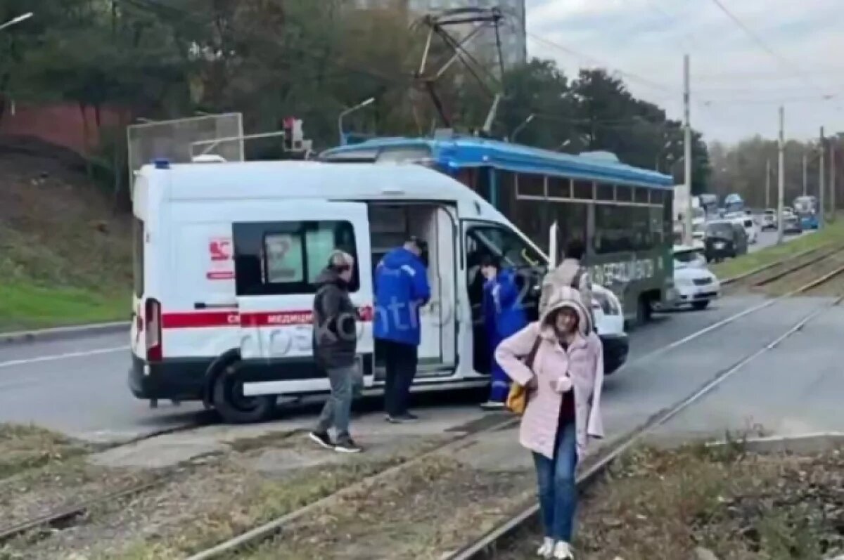    Трамвай и автомобиль скорой помощи столкнулись во Владивостоке