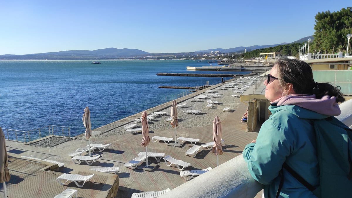 В бархатный сезон порой приходилось одеваться в бархат и согреваться горячим кофе. Фото: Кирилл Полиенко/Polienko: путешествуем вдвоём