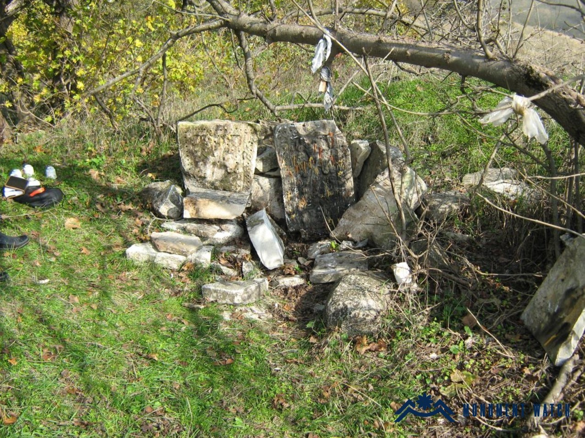 Рис. 1 Некоторые из хачкаров святилища Матте, фото Г. Саргсяна. 