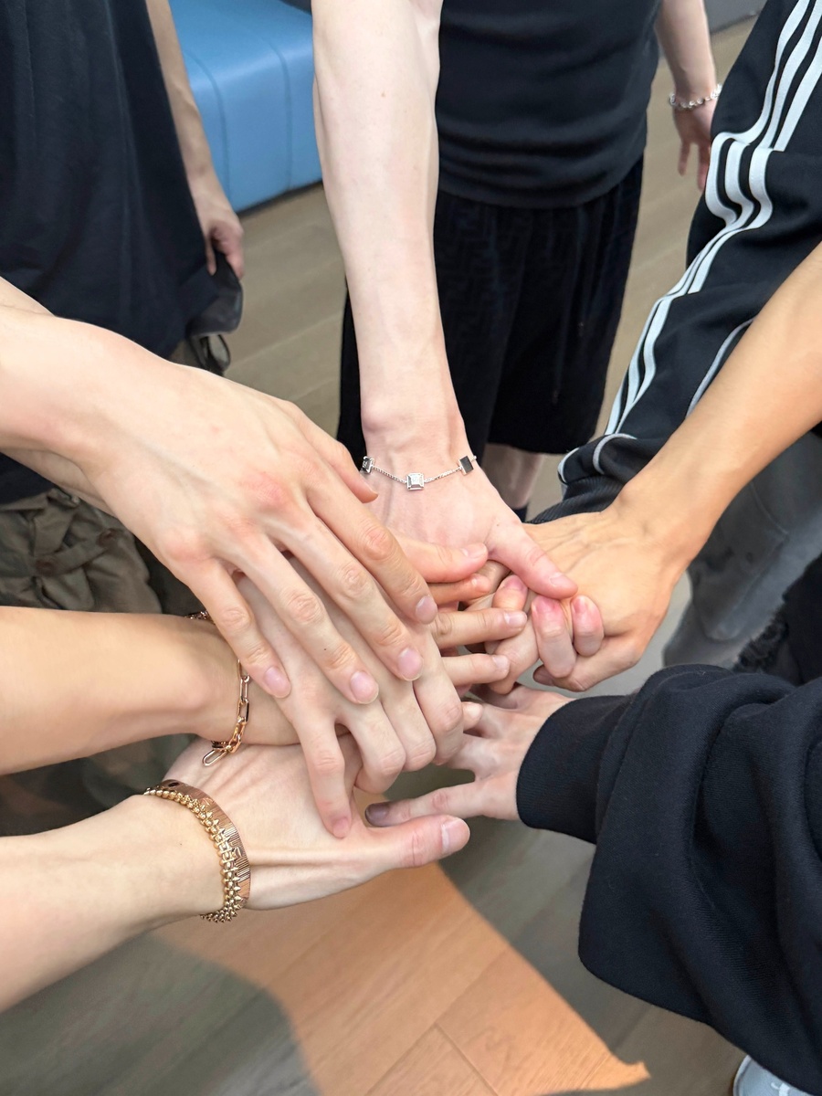 репетиция... узнали руки?))