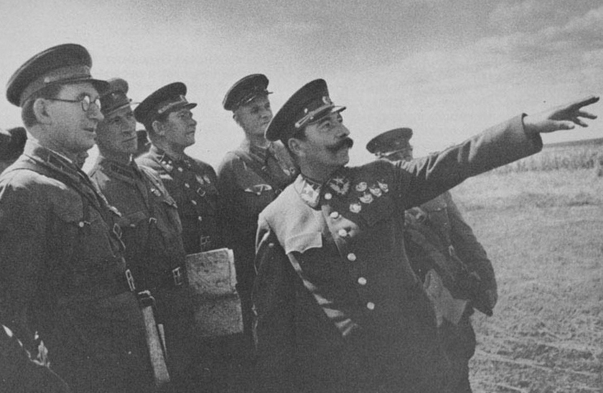 Семён Михайлович Буденный и Иосиф Виссарионович Сталин.