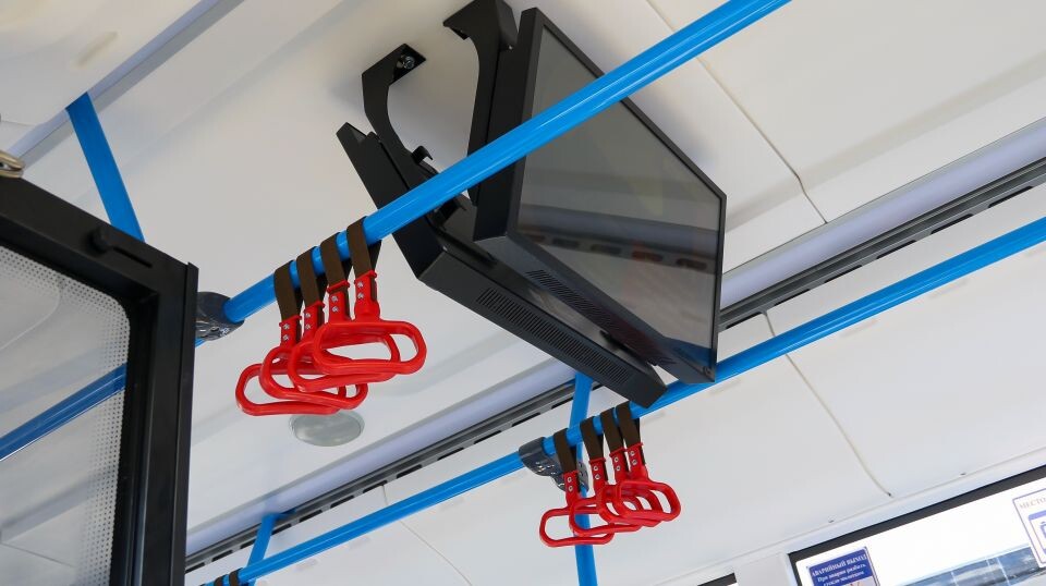    Новые троллейбусы на разворотном кольце на площади Баварина. Источник: Виталий Барабаш/"Толк"