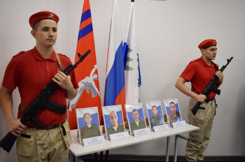    На торжественно-траурной церемонии (фото: пресс-служба городской администрации)