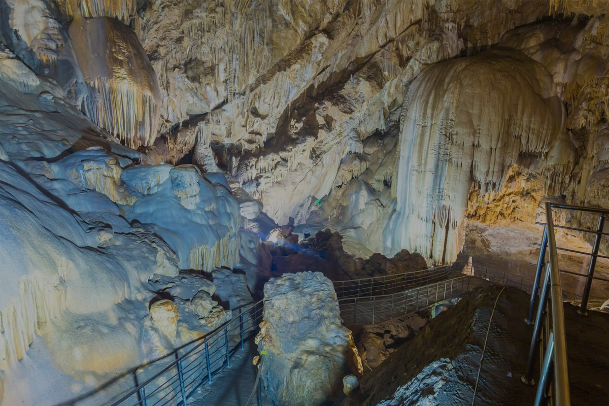 Новоафонская пещера