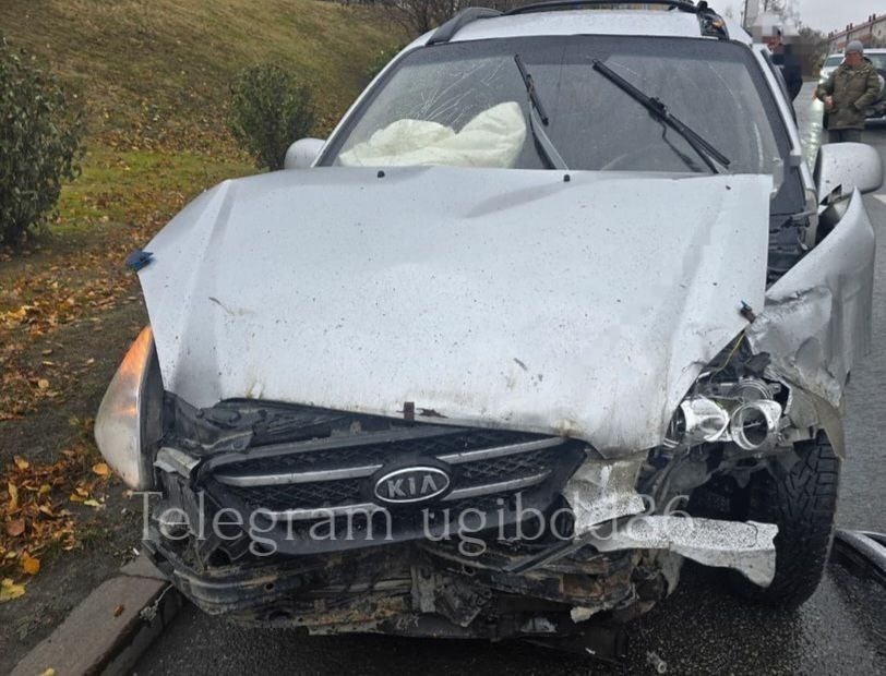    Житель Ханты-Мансийска на гололёде не справился с управлением с стал виновником ДТП