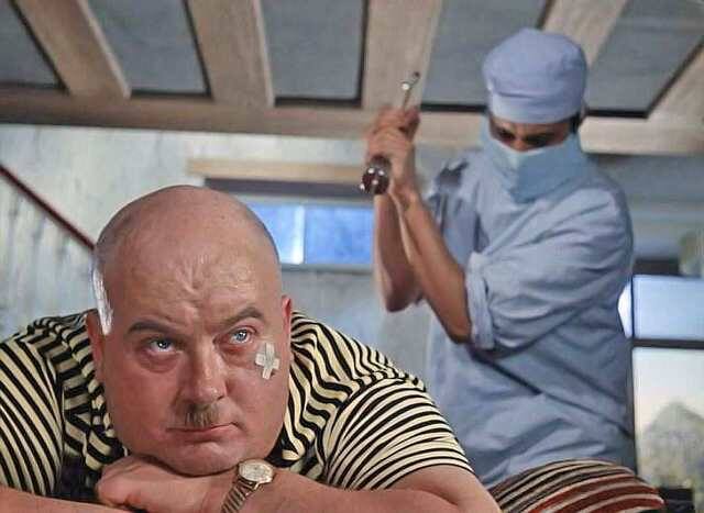 Мне всегда кажется, что у медработника шприц огромный. И диаметр иглы тоже