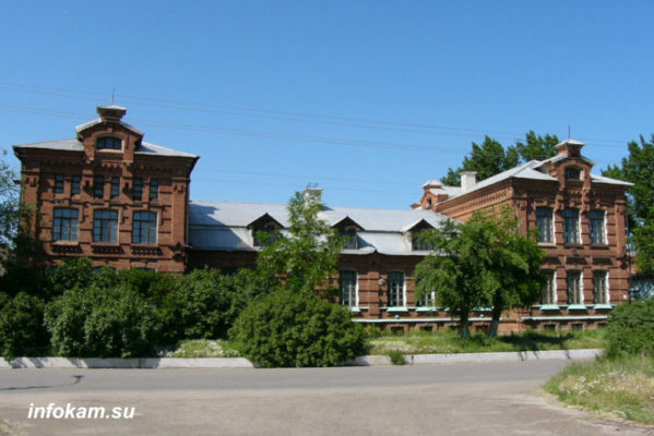    Основное здание Камышинского акцизного винного завода