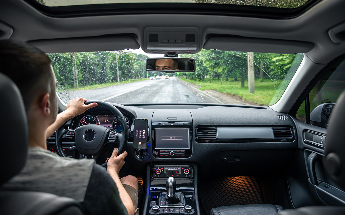 PV productions / Shutterstock / FOTODOM📷Во время обкатки на первой паре сотен километров избегайте резких манёвров, ускорений и торможений