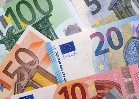    Еврокомиссия намерена выделить Украине в кредит дополнительно €25 млрд за счёт активов России