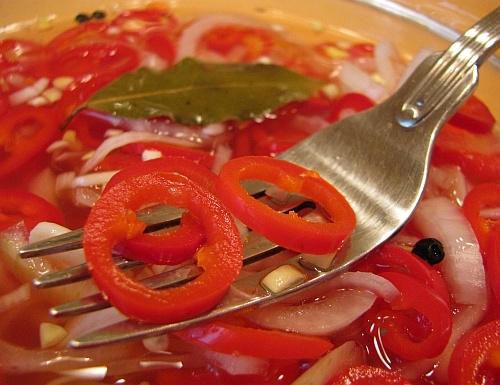 Маринованный острый перец