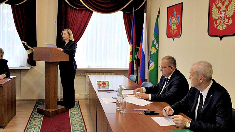    Работать всем вместе