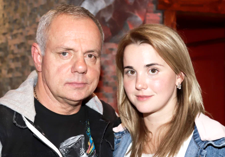 на фото Ирина Огордник и Александр Мохов