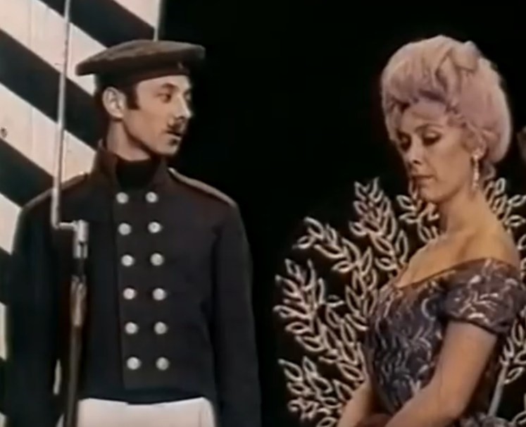 Кадр из фильма «Солдат и царица»