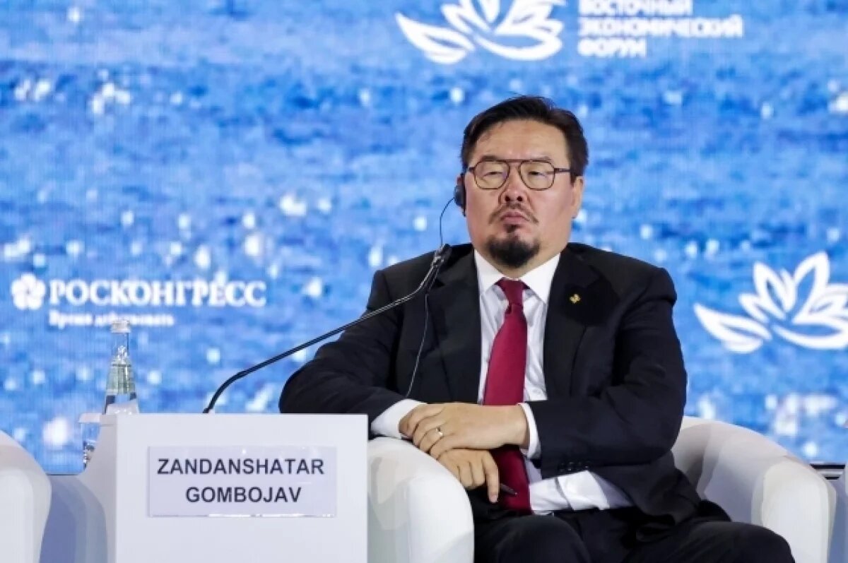    Премьер Монголии Гомбожавын Занданшатар ушел в отставку