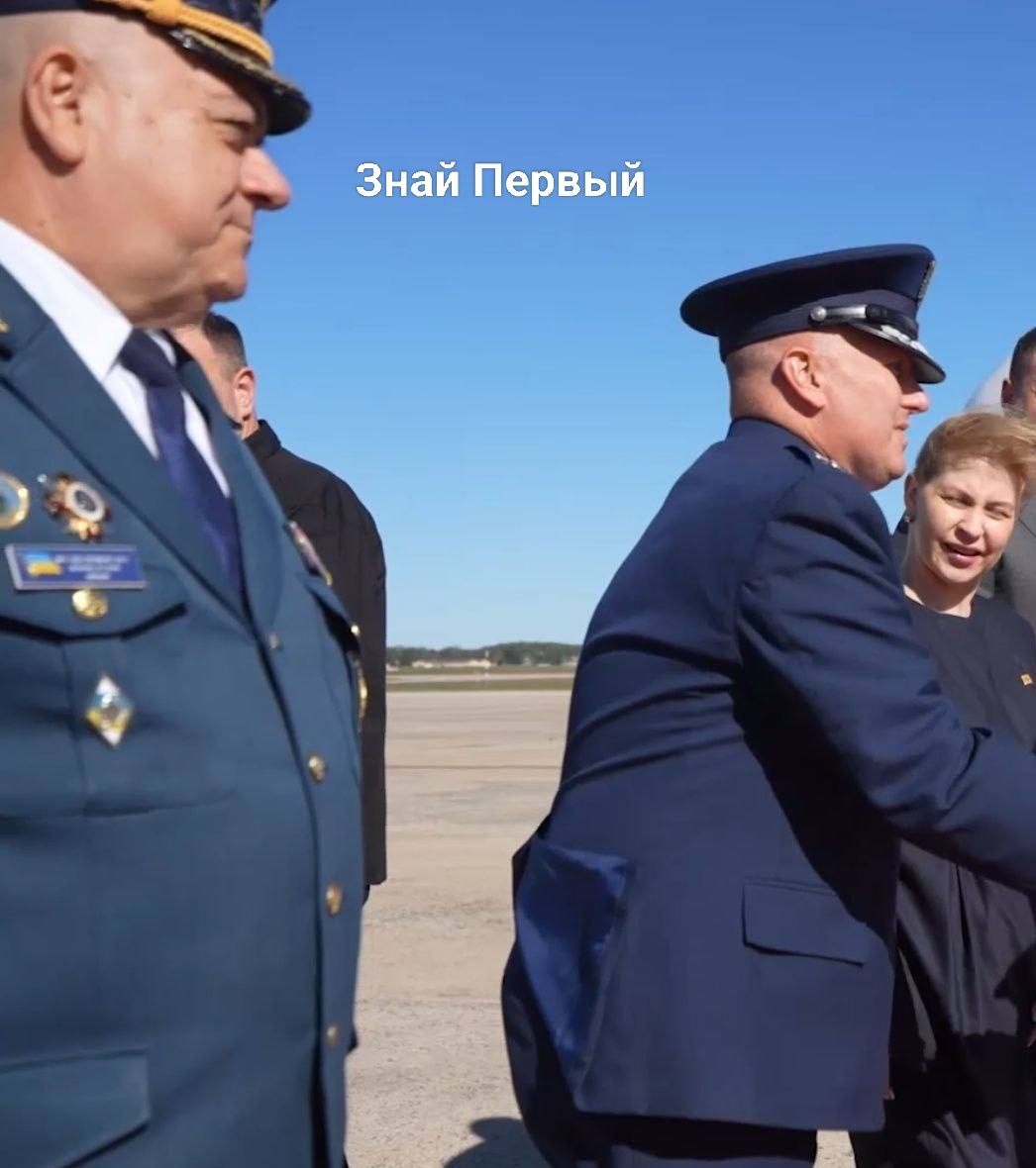 Встреча Зеленского собственным экипажем .