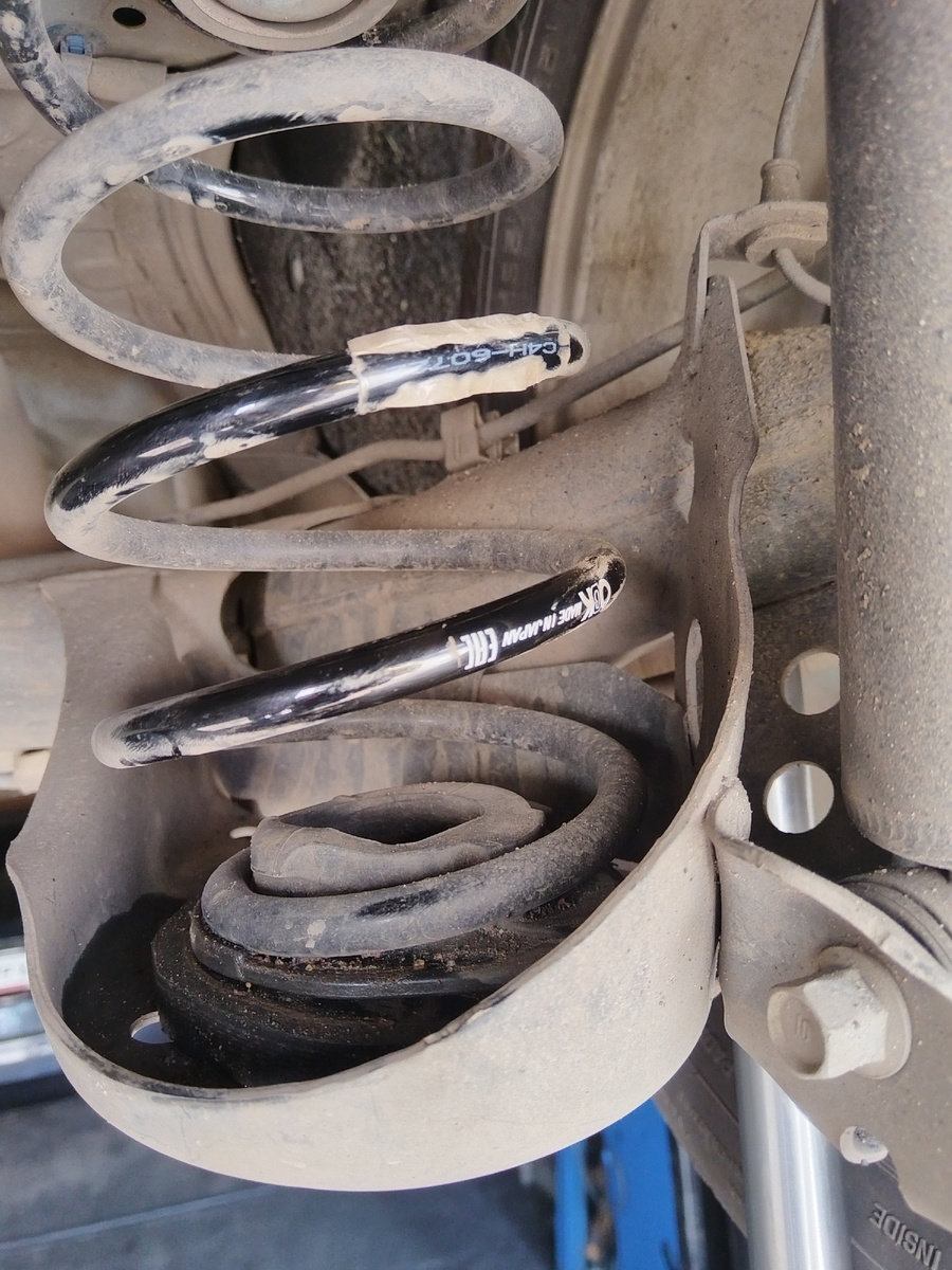 Вот якобы родные хондовсие пружины, а маркировка-то EAC! Фото из личного архива.