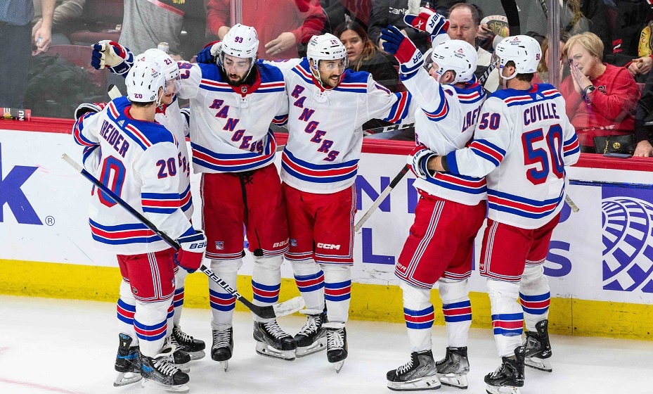    «Рейнджерс» вырвали победу у «Флориды» и повели в серии плей-офф НХЛ. Фото: Global Look Press