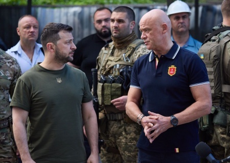    Труханов только первый в списке: Терехову, Садовому и другим приготовиться. Что стоит за отстранением мэра Одессы? Мнение Владимира Олейника