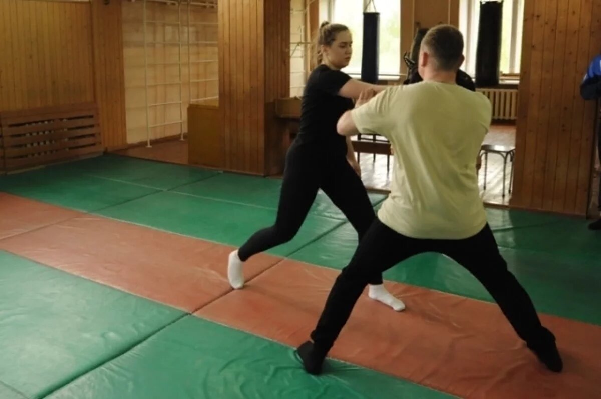    Алёна мечтала стать полицейским