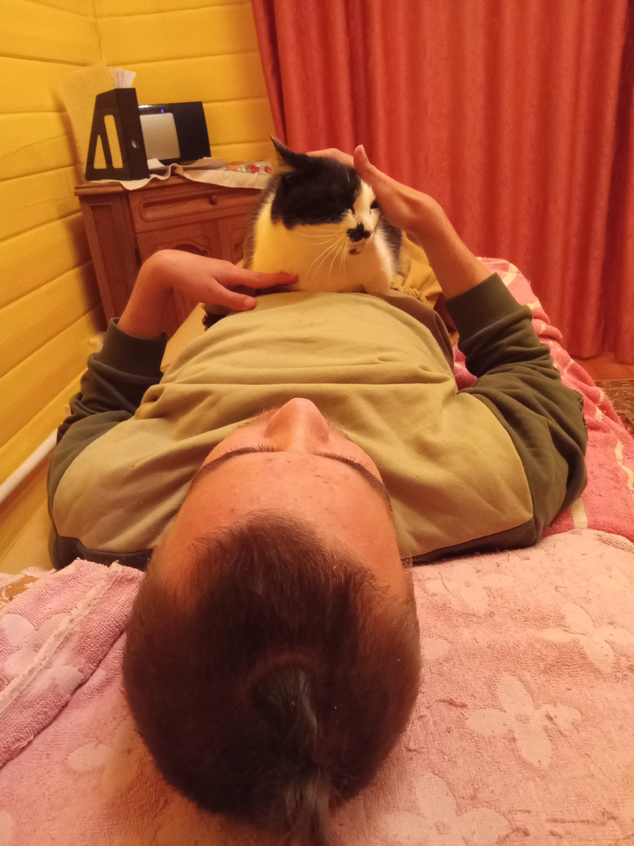 Массаж делаем . Кисяня тоже работает. У меня по плану краниалка. Остальное на кошкино усмотрение. 