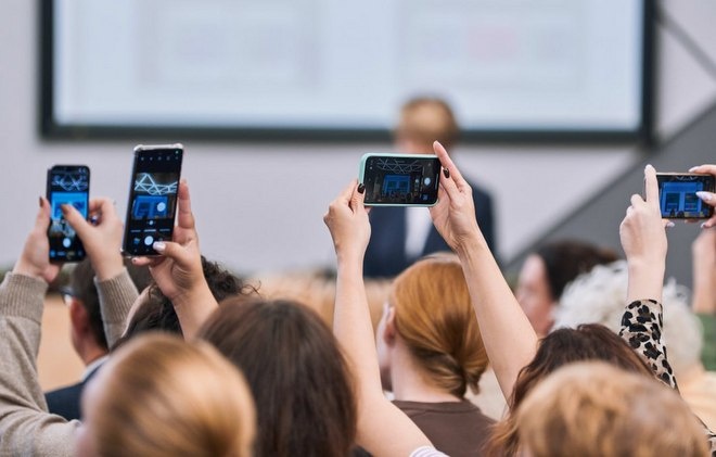    Встреча по интернет-рекламе. Фотограф: Кирилл Решёнов. admin