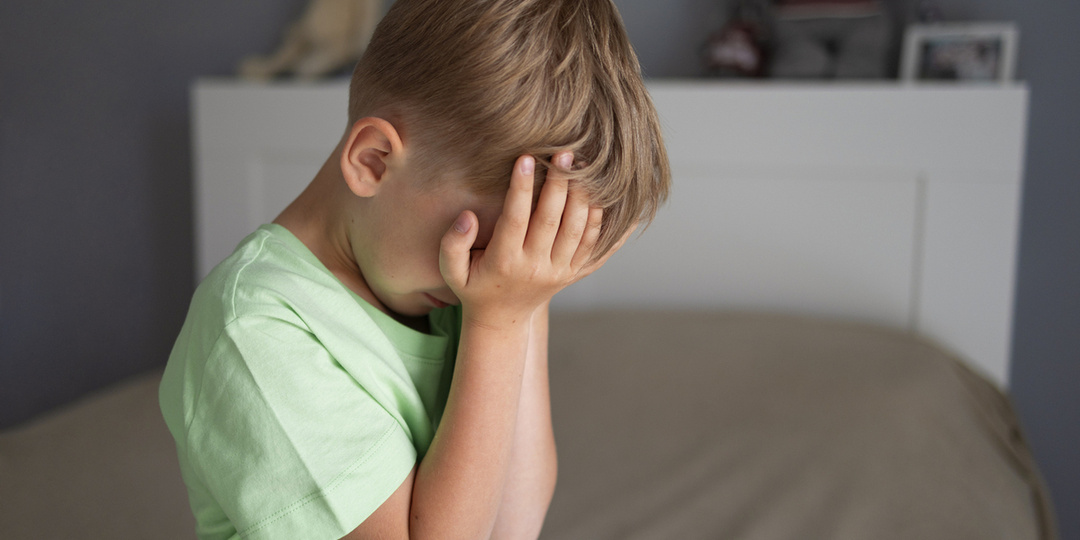 Жительницы Железногорска собрали помощь для мальчика, найденного в подъезде