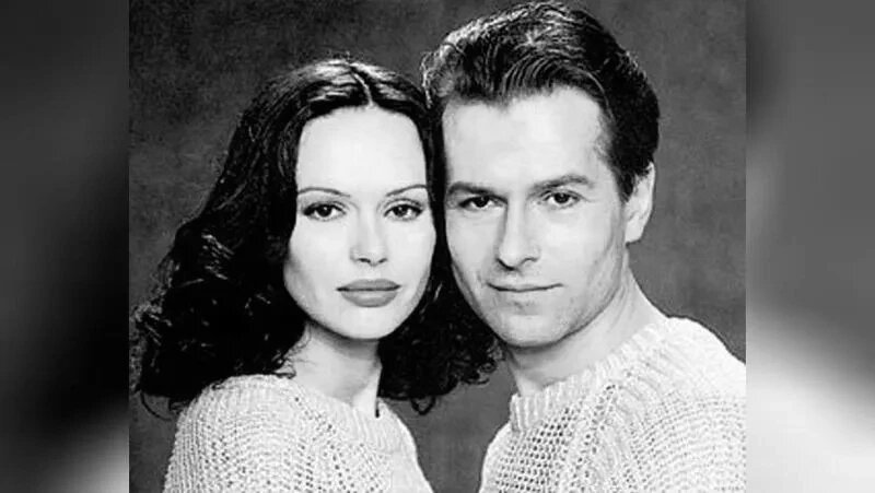 "В 60 осталась в полном одиночестве". Предательство мужа, бумеранг судьбы, потеря сына: За что судьба наказала «вечную красавицу» Безрукову